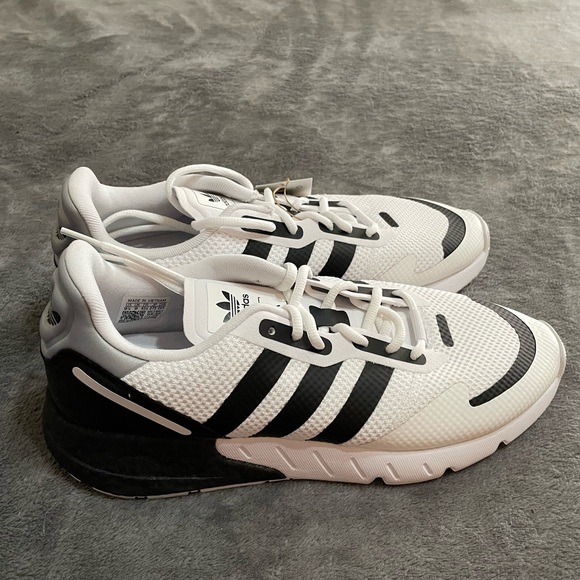black and white adidas running shoes